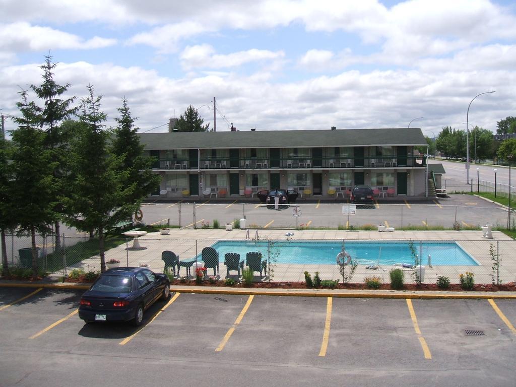 Motel Montcalm Gatineau Bagian luar foto